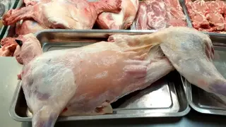 БАБХ със сериозни проверки по магазините заради Велкиден: Българското агнешко се маркира със син печат