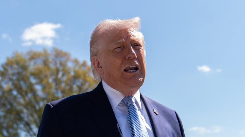 Тръмп остро атакува папа Лъв XIV и го призова "да се стегне"