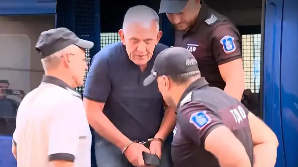 Паскал се призна за виновен за контрабанда на цигари