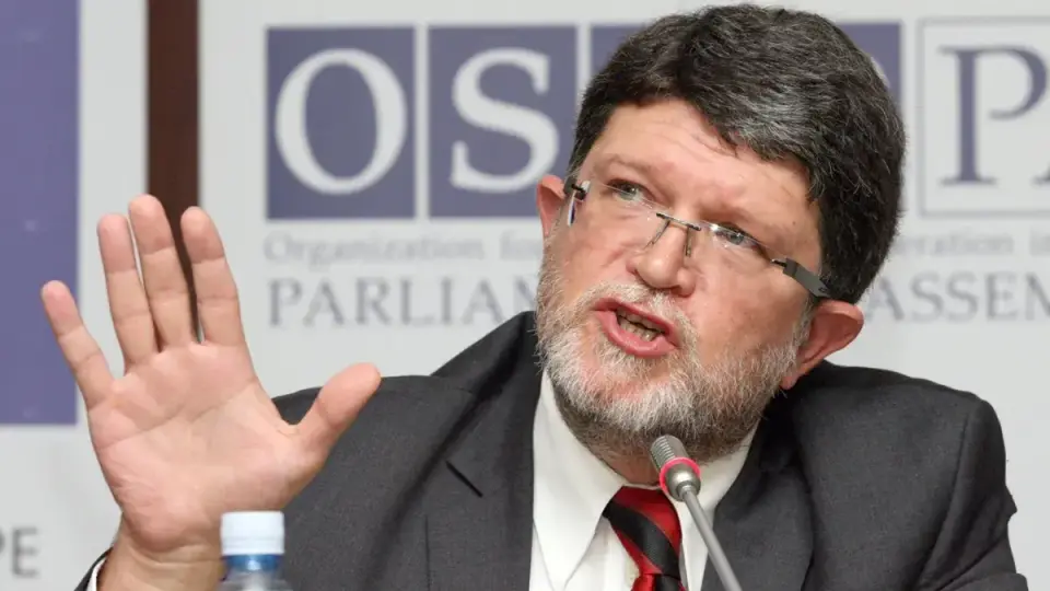 ЕП затяга тона към режима на Вучич: 531 поправки по доклада на Пицула, с критики за връзките с Русия, корупцията и репресиите