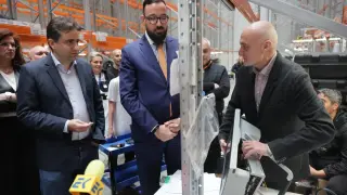 ЦИК показа шаблона за незрящи и склада, в който се съхраняват машините