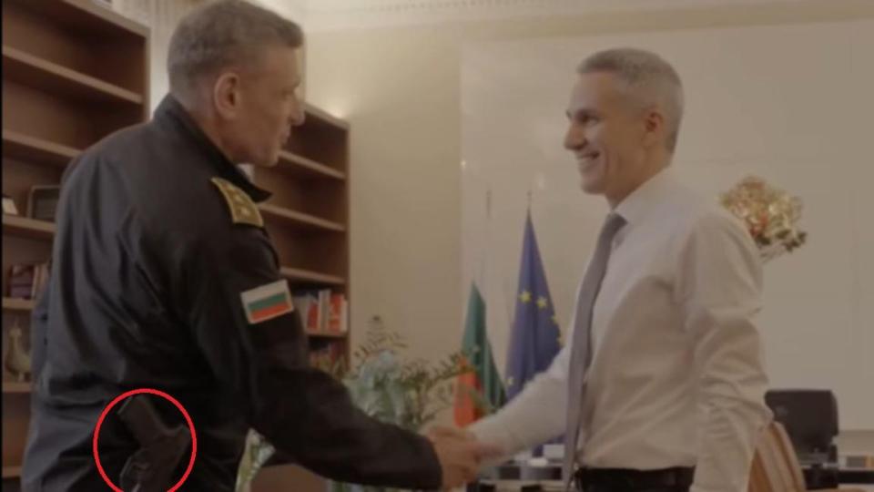 Кой пусна Георги Кандев въоръжен с пистолет при премиера Гюров?