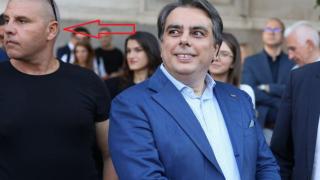 Касиерът на Асен Василев мълчи като риба за подкупите от митниците