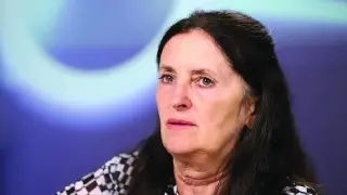 Повече хора се връщат от напускащите България