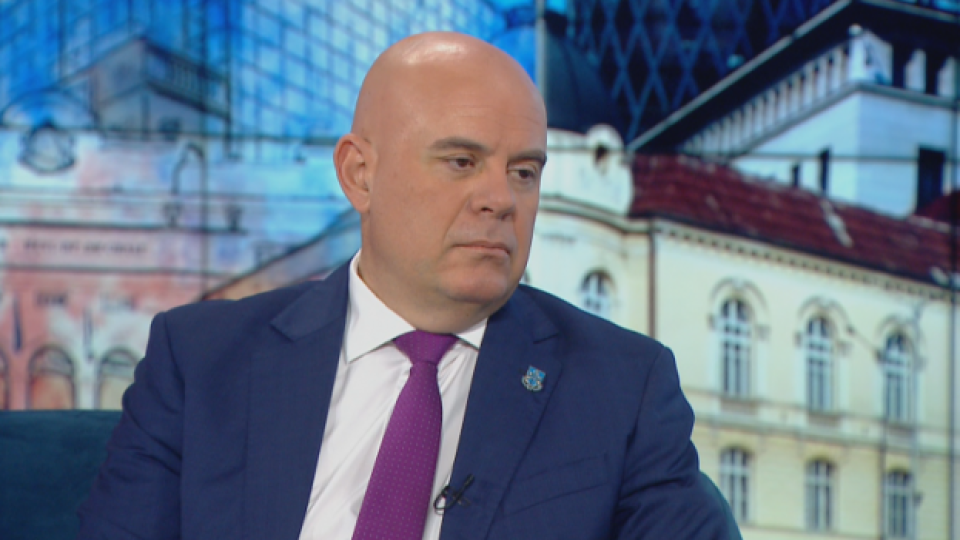 Иван Гешев: Всички в съдебната власт са "клекнали на политиците"