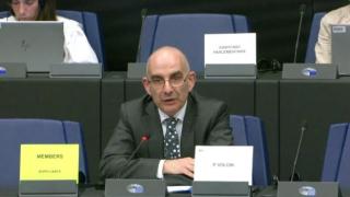 Петър Волгин към Хаджа Лабиб: Не трябва да ни подготвяте спасителни ранички с фенерче, запалка и нокторезачка, а трябва да предотвратите войната!