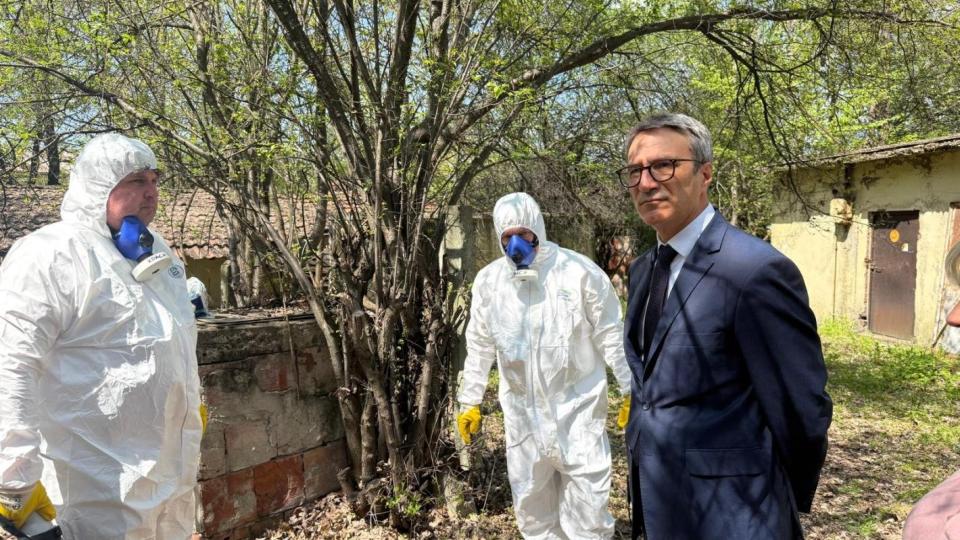 Измериха завишена до 70 пъти радиация в столичния квартал "Малинова долина" (снимки)