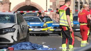 Кола се вряза в пешеходци в центъра на Лайпциг, двама загинаха, 22-ма са ранени (снимки/видео)