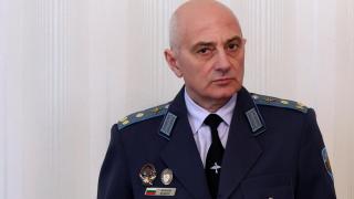Освободен от МО преди седмица генерал е назначен за зам.-министър на отбраната