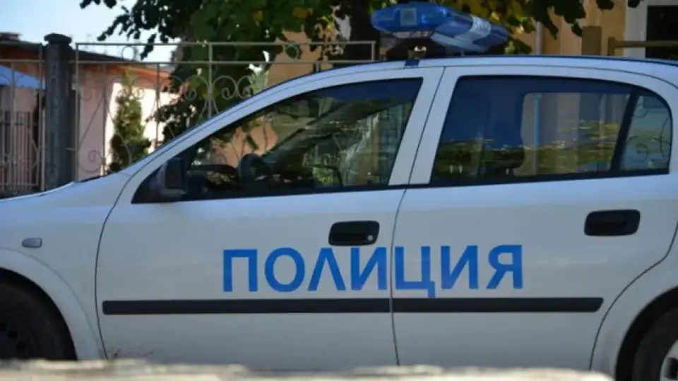 След спор на пътя: Перничанин изпотроши с тръба колата на друг шофьор