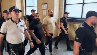 Арестувани с "Калашниците" возели проститутки с нелегални таксита, отричат да са сводници