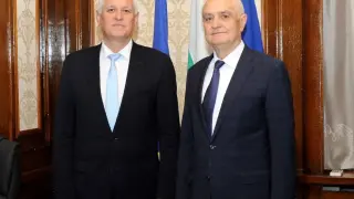 Атакуват военния министър с прокуратурата?