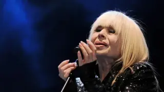 Лили казва „Сбогом“