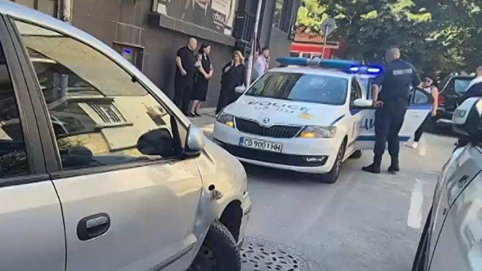 "Като филм на ужасите": Пиян шофьор помете коли и размаха пистолет сред гости на сватба във Варна