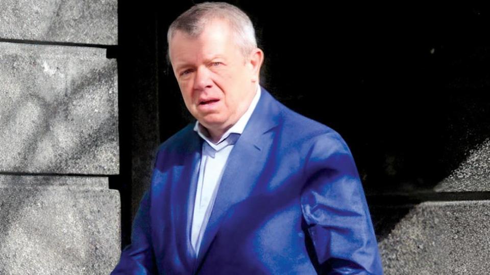 Румен Вълка си купи две ферарита, докато го съдят за грабеж от 150 млн. лв.