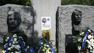 55 години без Непрежалимите - Илия Луков изпя баладата за Гунди и Котков преди мача с Радник
