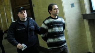 Педофилът охранител Мартин Карамихайлов отново върлува в интернет