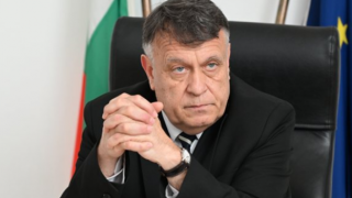 Делегираните бюджети остават, МОН ще отчита и качеството на обучението