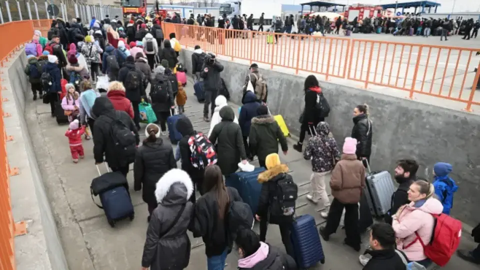 Десницата расте и не иска паразитиращите мигранти, розовите грантояди пищят