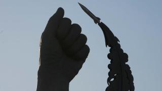 Снимки показаха мащабни щети от ирански удари по американски бази в Близкия изток