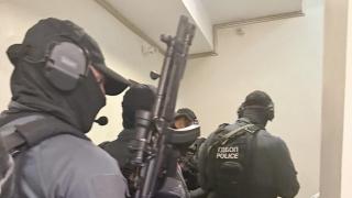 Иззеха 10 кг злато, €150 000 и 4 луксозни коли, а петима са в ареста при спецакция на ГДБОП