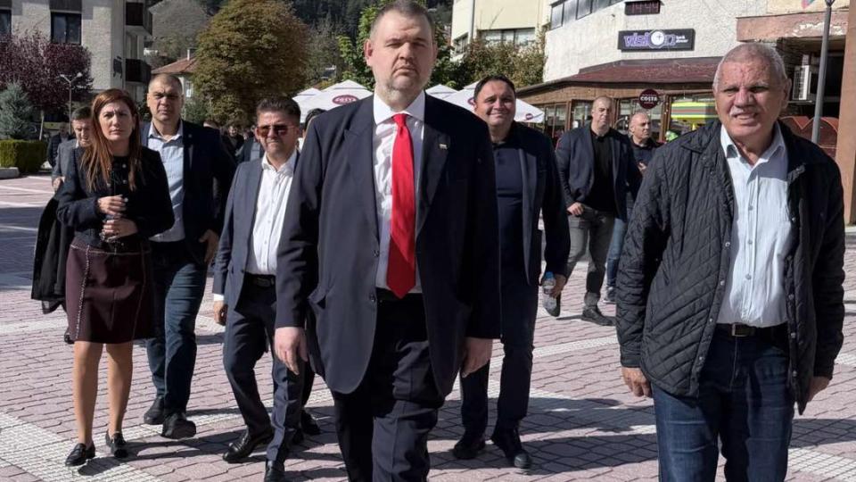 Делян Пеевски, лидер на ДПС: Ще бъдем с всеки, който е репресиран от новата Държавна сигурност! Няма да пречупите ДПС!