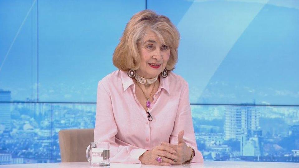 Мария Конакчиева: Всеки път, когато французите са сваляли властта, са правили революции и бунтове